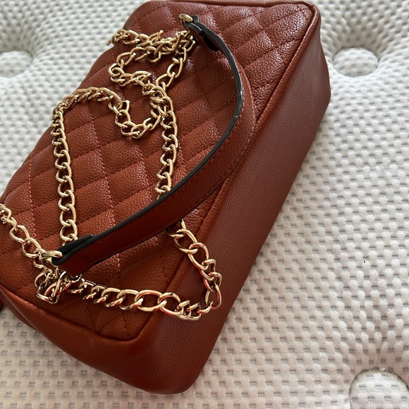 Free Crossbody bag for $40+ purchase - Picture 5 of 5